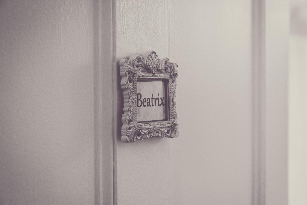 Decorative wall mirrors